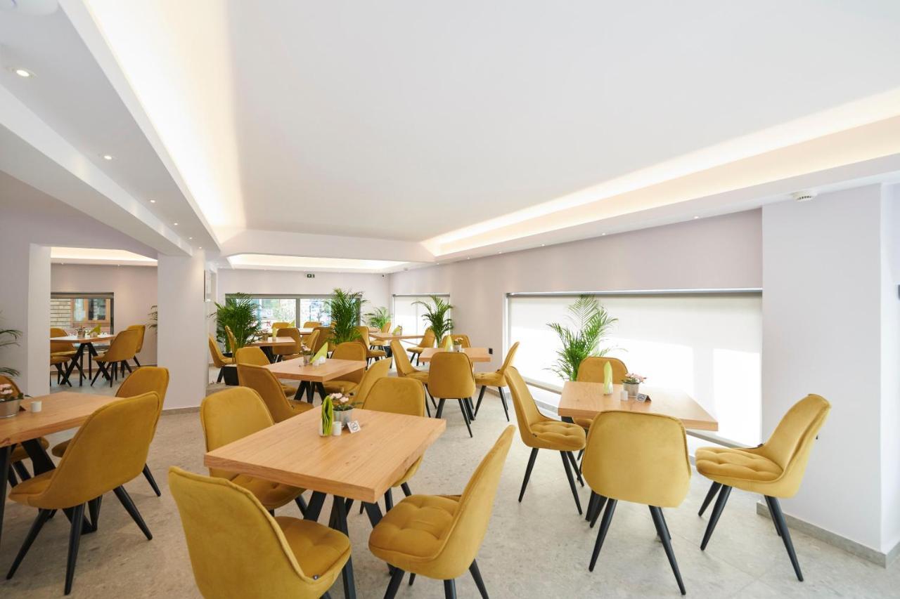 Hotel Meni & 3*