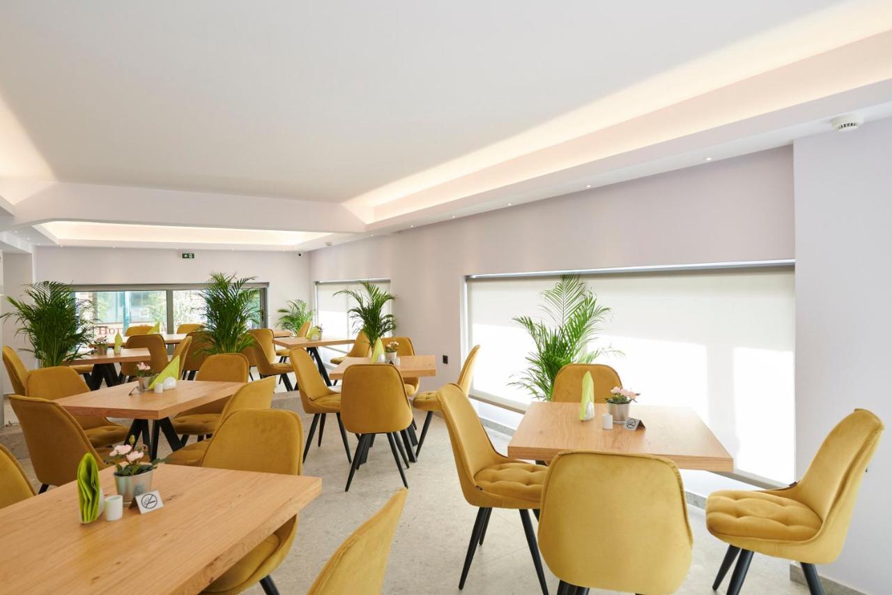 Hotel Meni &