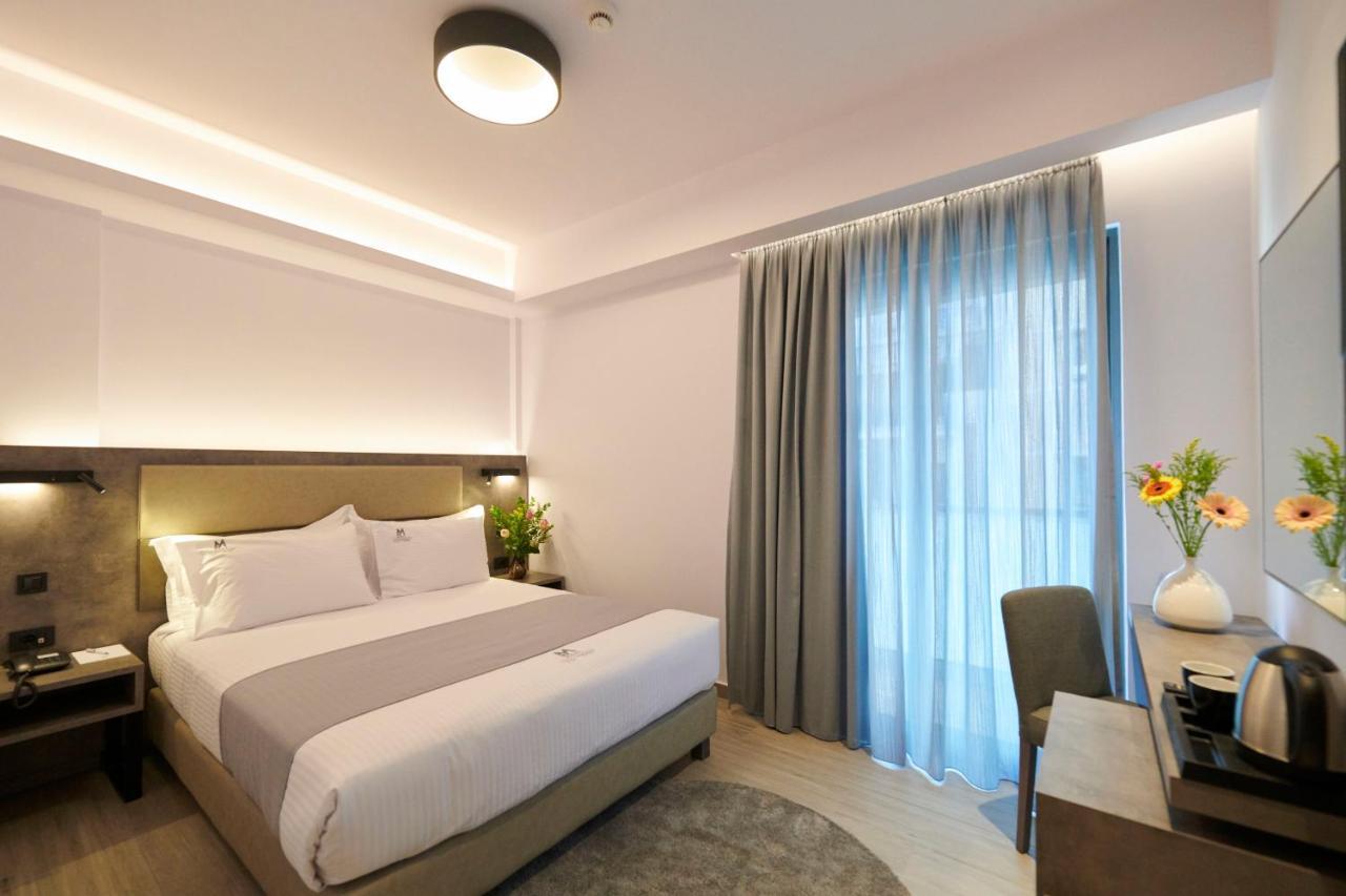 Meni & Hotel 3*